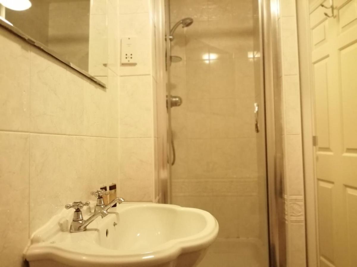 Spacious Townhouse With Sea Views Near Cardiff Barry Kültér fotó