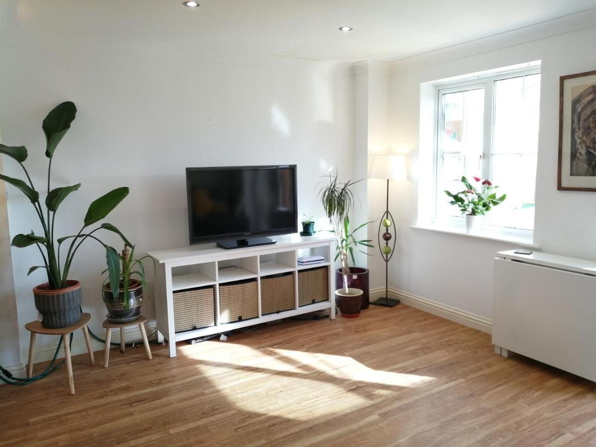 Spacious Townhouse With Sea Views Near Cardiff Barry Kültér fotó